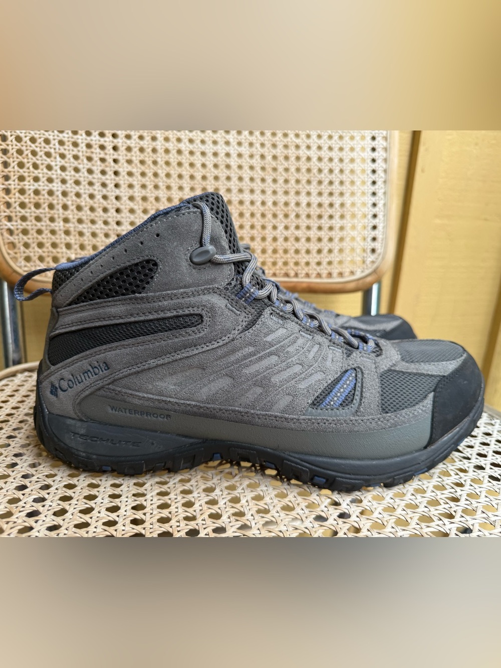 Columbia Men’s size 11 Wide Waterproof Hiking Boots Trail Shoes